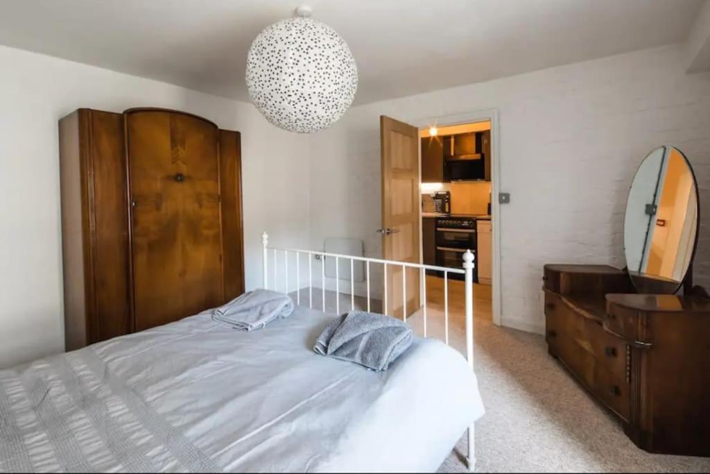 Spacious 2 Bedroom Apartment Near Seafront Penzance Bagian luar foto