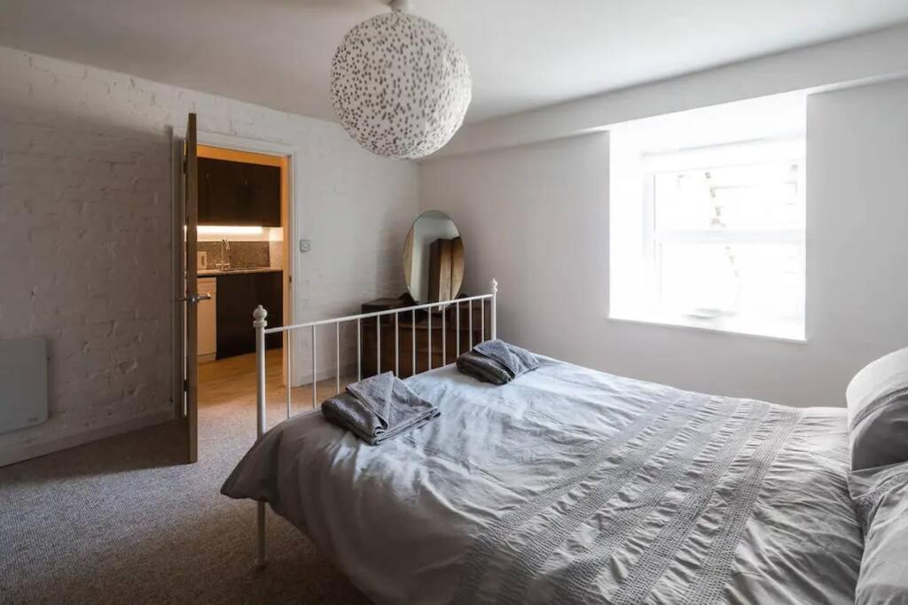 Spacious 2 Bedroom Apartment Near Seafront Penzance Bagian luar foto