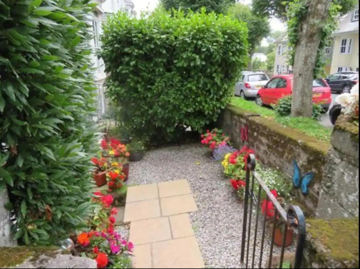 Spacious 2 Bedroom Apartment Near Seafront Penzance Bagian luar foto