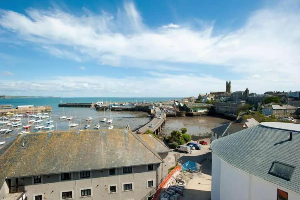 Spacious 2 Bedroom Apartment Near Seafront Penzance Bagian luar foto