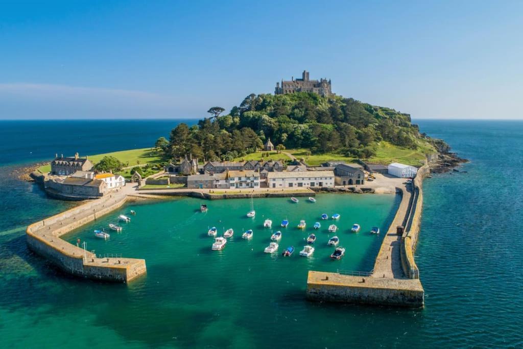 Spacious 2 Bedroom Apartment Near Seafront Penzance Bagian luar foto